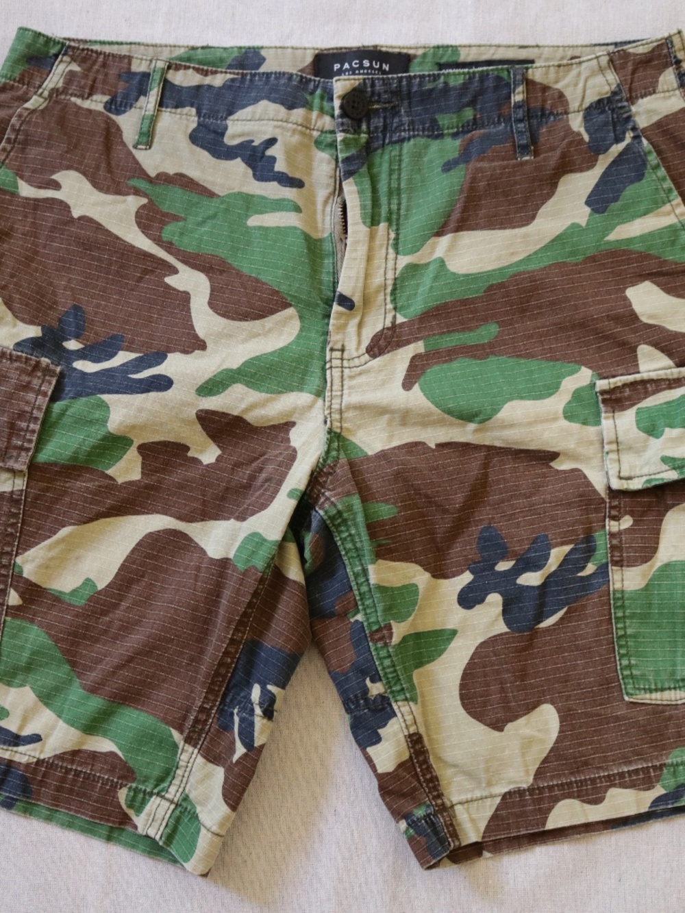 PacSun Men's Woodland Camo Ripstop Cargo Shorts Size 33 Straight Fit 100% Cotton